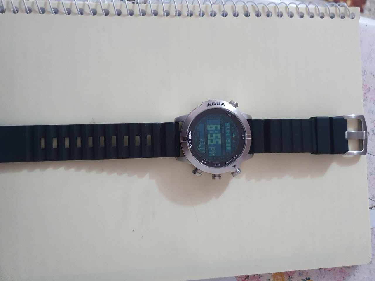 ساعة غواصين ماركة آكوا مواصفات عالية
عمق 100 تحت الماء./ محرار/ بوصلة 
السعر/75 الف مع التوصيل


**إذا كنت صاحب هذا الإعلان وتريد حذفه لأي سبب، رجاءا أرسل رسالة إلى الدعم الفني**