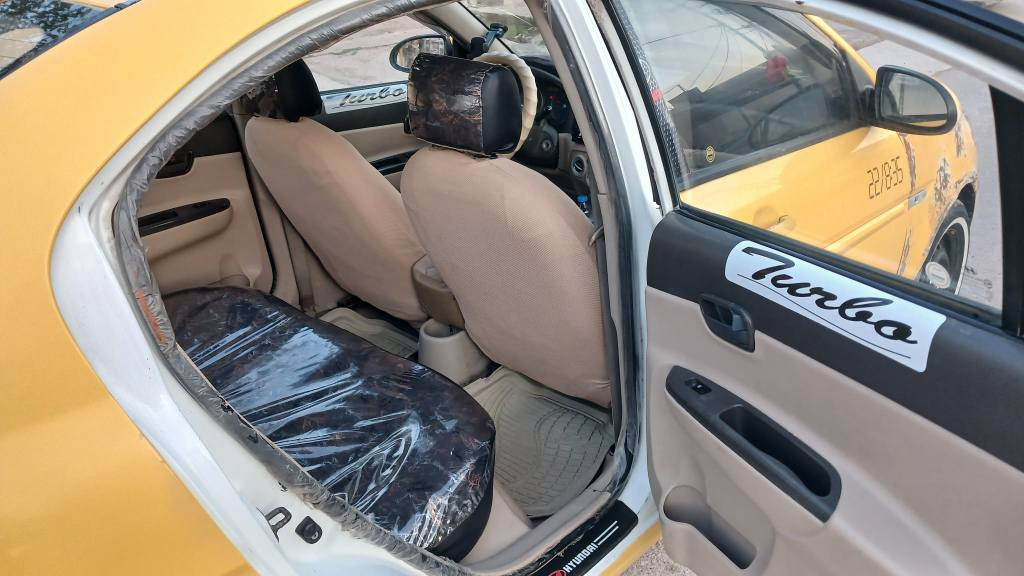 سلام عليكم اكسنت موديل 2007 رقم ميسان رقم جديد مصفره كامل شرط التحويل من الموصل تبريد شغال سياره كامله مابيه اي نقص كير عادي بس محرك 14 مال كصه السياره بيه منضومه غاز جديده  السياره اول صبغه ما بيه معجون بس كدم عينك التصليحات  مكان السياره حي الوحده  سعره قفل 73 الرجال ما يبع اقل رقم صاحبه ***********.        ***********
