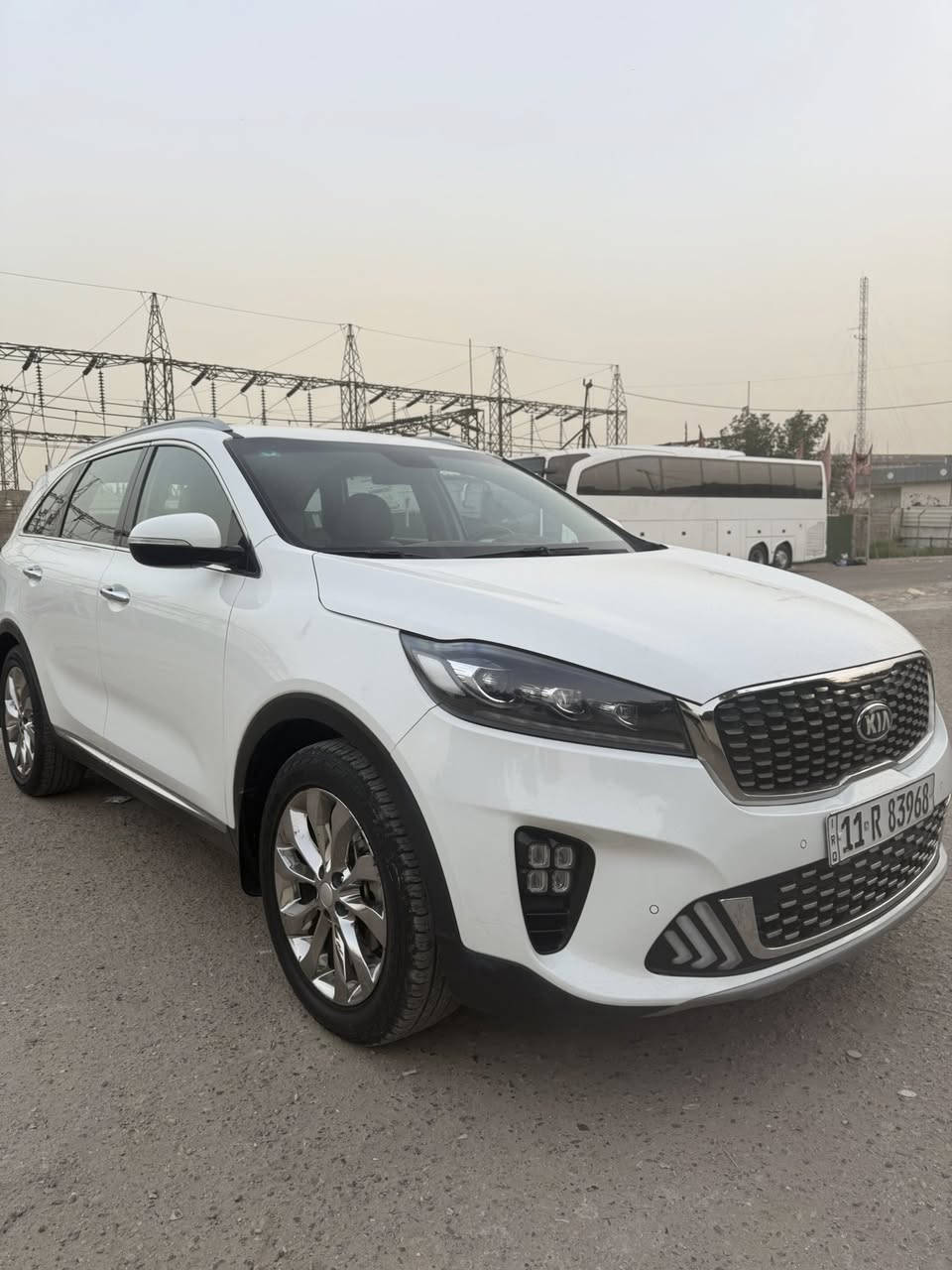 السلام عليكم سورنتو موديل 2019 خليجية مكفولة من الصبغ من الدعامية للدعامية بيها بارد بسيط بخشم البند السيارة بصمة كشنات جلد كهرباء سبعه راكب ثلاث قطع تبريد حساسات امامية خلفية جنطة كهرباء مري شفط مكانها بغداد ماشية 90 الف للاستفسار الاتصال ع ***********
