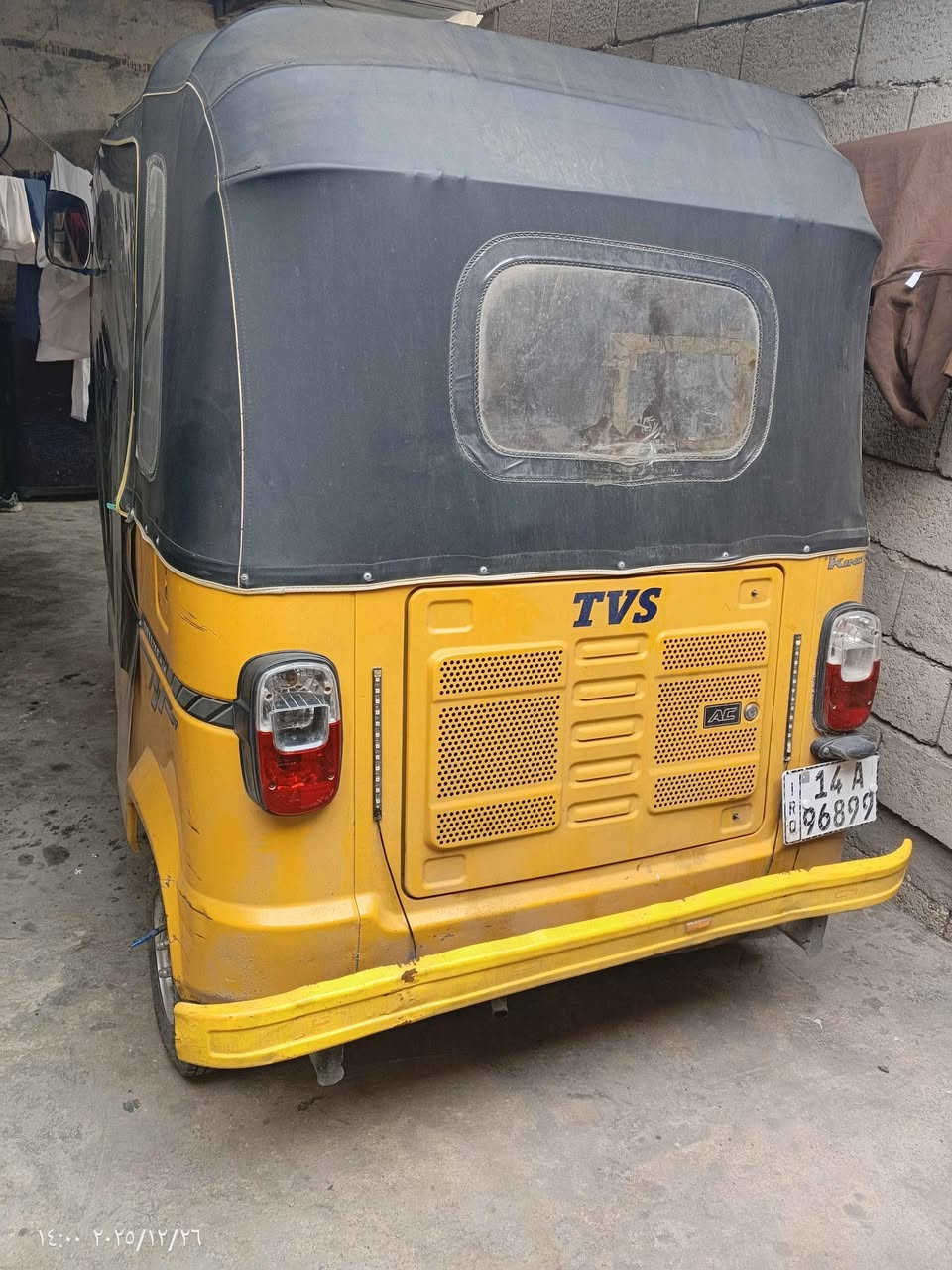 سلام عليكم 
التكتك 22 نضيفه جاهزه من كلشي اي نقص ما بيها 
كلشي شغلال بيها  وكبل للشغل 
رقم وسنويه انكليزي بأسمي تنتهي لل2028 تحويل ثاني يوم 
التكتك مالت بيت يعني ما متعبها 
اصلح بيدي كلشي جديد درام شفتات جواريب 
دبلات  تخم تاير  لايت جديد مسجل مضخم 
مكينه مامفتوحه مديل 22 بلاديه شرط الفحص 
البدي به ضربه بل لغد الامامي وما مصلحه شوف عينك 
اما الباقي البدي ما مضروب 
السعر  ب 6 مليون و 300  وبيها مجال للطيبين  عنواني البصرة القبله  قرب سوك المسطر 
للستفسار اكثر اتصل على الرقم واتساب فقط 
*********** البصرة, العراق
