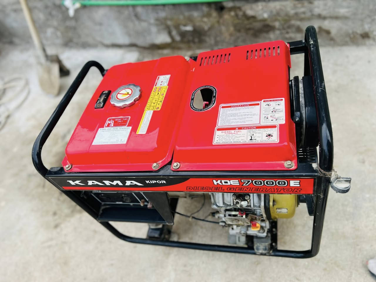 السلام عليكم
مولده كامه مفتوح 

20امبير 

تشغيل سويج +تشغيل يدوي 

علئ الفحص 

نضافه 100‎%‎

السعر 600 ألف وبيه مجال 

لاستفسار مراسله الفصحه أو الاتصال علئ الرقم 

***********
