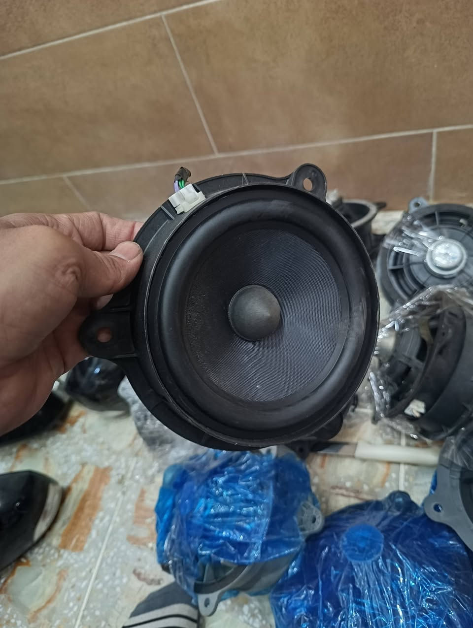 السلام عليكم سماعات رينو فلونس سعر الزوج 20 الف بغداد الرصافه اكو توصيل للمحافظات  *********** ملاحظة مو كل الفلونس يرهم اله
