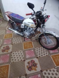 موتوسيكل • أوراق أصلية • حي الشيوخ