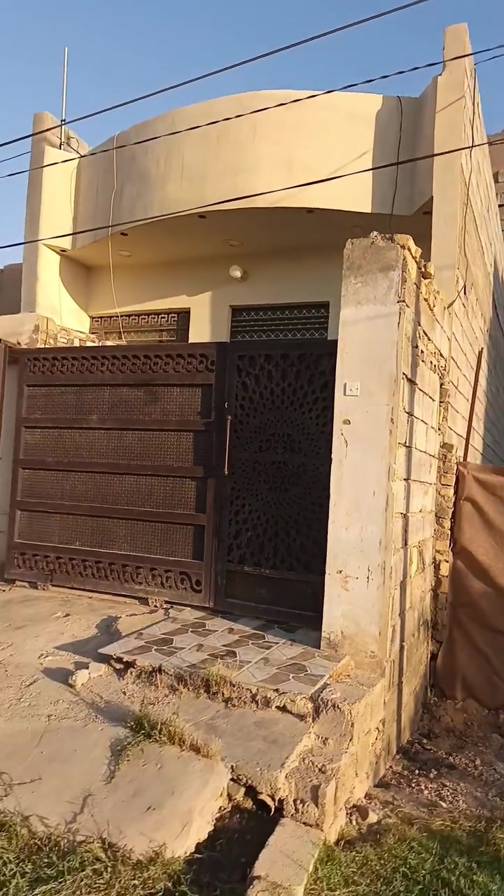 بيت ١٠٠ قاط واحد كامل على شارع ٣٠ خدمات ماء كهرباء مجاري وشوارع قيد الإنشاء كاطون الرازي خلف المشروع قرب مدرسه التربيه ‏‪***********‬‏
