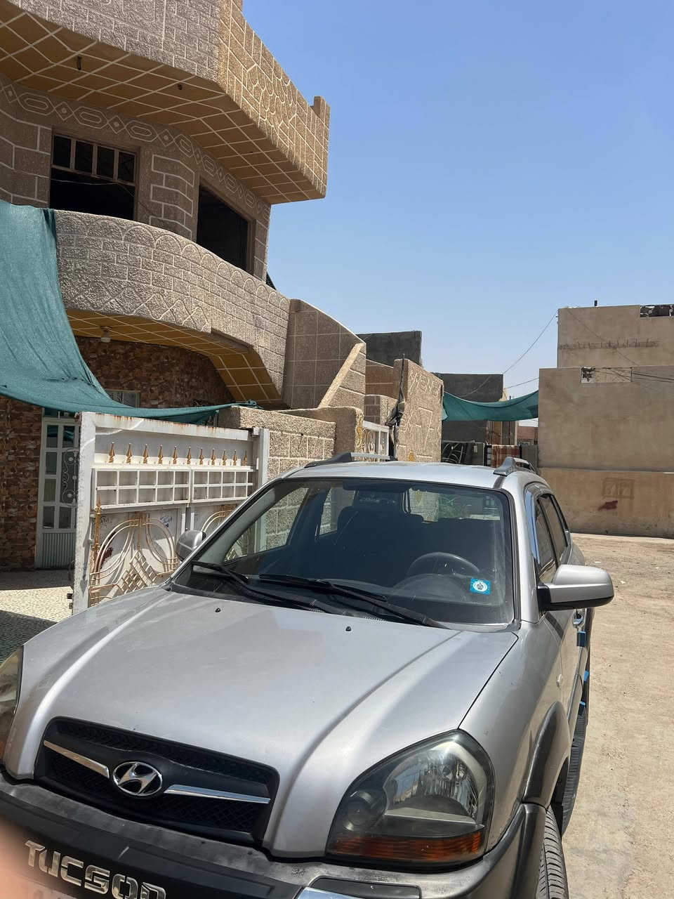 توسان خليجي ٢٠٠٩ رقم بغداد انكليزي سياره بيها ٣ قطع صبغ بدون اي دكه جاكوج كير ٢٠٠٠ كيرومحرك مكفولات تخم تيار صدر امامي وخلفي مكفولات تبريد ثلج سعر ١٠٥ موقعه مدلي ال مراسله ع رقم ***********
