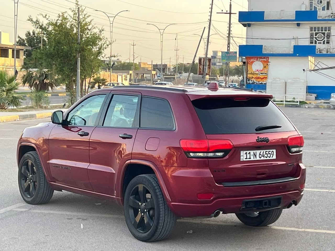 السلام عليكم شلونكم شباب 

 Jeep Grand Cherokee: 2015

-------------------------------------
#السعر :225$ وبيه مجال بسيط
‏
#رقم الهاتف : ***********

#رقم السيارة : بغداد إنكليزي 

#مكان السيارة : العماره  
-------------------------------------

السلام عليكم 
للبيع  Jeep Grand Cherokee موديل 2015 
وارد أمركي ضررها جدا بسيط صور الضرر مرفق بل منشور 
السيارة بيها قطعتين صبغ جاملغ امامي الايسر و بنيد بيها بارد بسيط بلباب الخلف السائق والجاملغ بدون خدوش موضح
والباقي كفاله عامه 
السيارة مسويلها سيرفس كامل قبل فتره صدر كامل تايرات تخم جديد  منضومة الماء بل كامل  
برمجه الشاشات نضام SRT  السيارة عزمها جدا حلو شرط احلى من الصور
ومواصفات السيارة معروفة بدون ذكر
السياره متعوب عليها كامله مكمله 

هزه وسنويه وأرقام جديد بأسمي 

سيارة بدون اي نقص واحلة من صورة شرط التحويل ❤️‍🔥

-------------------------------------
