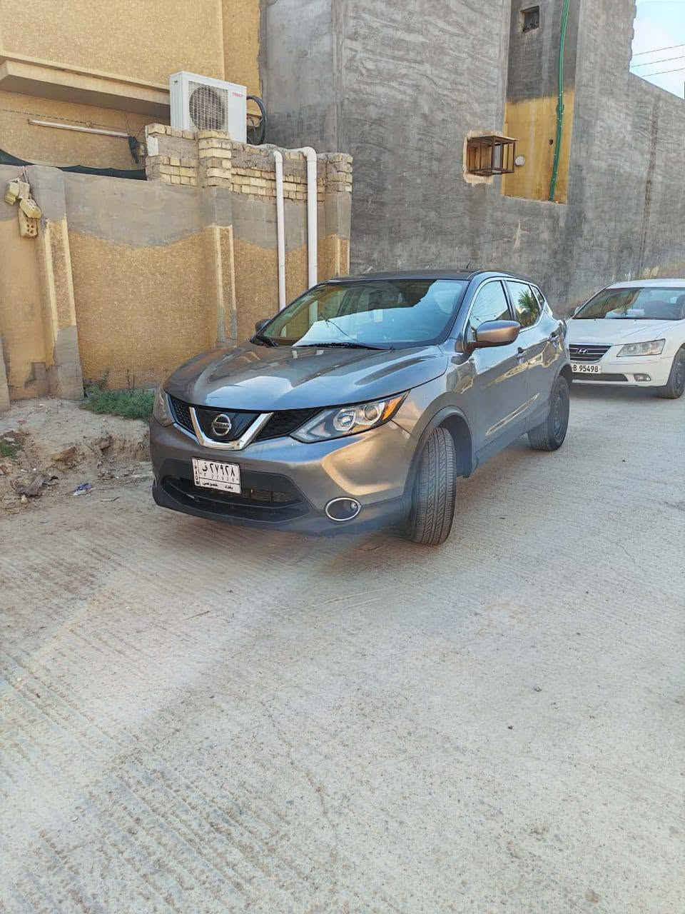 نسيان روج سبورت 2019 
كامرة خلفية 
حساسات امامية وجانبية 
تبريد قطعتين
توقف ذاتي
مكينة 2000 
السيارة ماشية 133 الف كيلو متر 
بيها ضرر جاملغ وحافة البنيد من جهة السايق مصلحة تصليح مو تبديل
السيارة باسمي
رقم بغداد
السعر ١٣٠ ورقه وبيه مجال 
الاستفسار ***********
