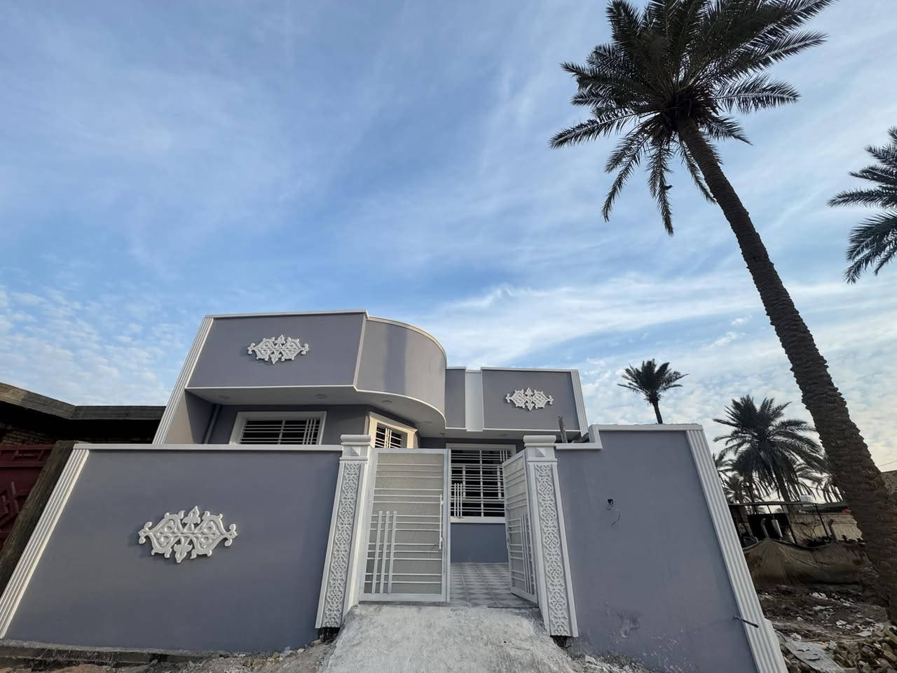 🔥 فرصة لا تتعوض – بيت زراعي للبيع 200 متر بموقع ممتاز 🔥

إذا تبحث عن بيت جاهز للسكن وتشطيب حديث ومريح، هذا العرض يستحق المشاهدة 👌

🏠 بيت حديث بتشطيب درجة أولى

✅ طابق واحد

✅ حديقة داخلية جميلة

✅ أرضية بورسلين فاخرة

✅ درج مرمر

✅ سقوف ثانوية حديثة

✅ كهرباء دفن وتمديدات مرتبة

✅ بوري ماء

✅ صبغ حديث

✅ سطح شتايكر

✅ غربيات وتعليك

📌 التقسيم الداخلي:

▫️ غرفتين

▫️ هول واسع

▫️ صالة

▫️ مطبخ

▫️ ممر خارجي

📍 الموقع المميز: شارع 80 – شارع شريفة – مقابل الملعب

✨ بيت مرتب، جاهز للسكن، ومناسب للعائلة

⚡ موقع مرغوب وسعره فرصة للجادين

📞 للاستفسار: ***********

***********
