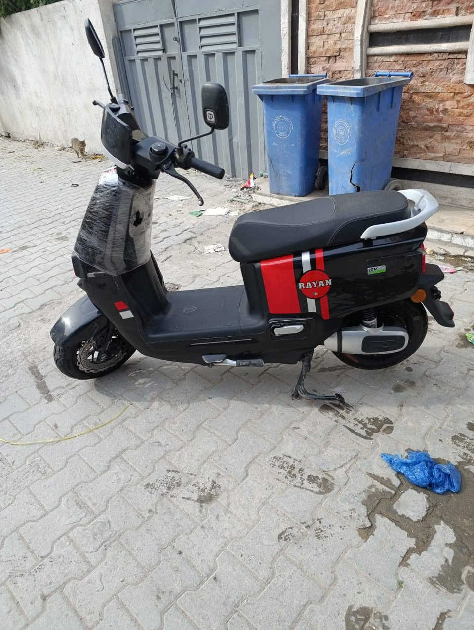 دراجه ريان ام عيون للبيع ملفها 1500 عدد البطاريات 6 مسطره تمشي 50 كيلو حقيقي دراجه بعدها نضيفه كلش استعمال قليل جدا السعر 800 وبيها مجال‏‪***********‬‏
