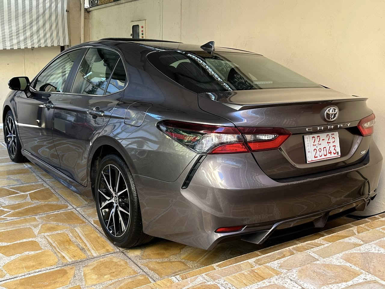 السلام عليكم 

كامري ( 2024 se )

محرك 4 سلندر 

كير اوتو

ماشيه 35 م تقريبن

رقم اربيل سنويه بأسمي

((((ملاحظة السيارة بدون قطره صبغ وبدون ايربكات)))))))

السياره مال جناي ومابيها اي مصرف خلاص يعني الف ماتصرف عليها 

المواصفات

داخل اسود 

كشنات جلد 

كامره خلفيه دواره

1-تحكم استيرن

2-شفتات استيرن

3-توقف ذاتي 

4-تحديد مسار 

5-كروس سرعه

6-مود قياده 

7- نضام ال eco

8-نضام ال normal

9-نضام ال sport

10-نضام outo hold

اخوان السياره حادثها دعاميه اماميه فقط بدون اي دواخل

بسعر 

250وبيها مجال 

للاستفسار 

***********

مكان السياره موصل
