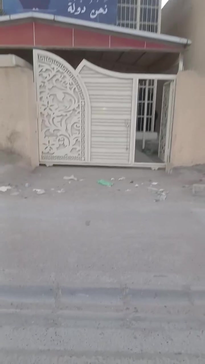 دار للايجار سكني او تجاري 
المساحة ٢٠٠م
الواجهه ٨م
النزال ٢٥م
يحتوي على مدخلين + صاله واستقبال + غرف نوم عدد/٤ + مطبخ حار وبارد + صحيات عدد/٤
الدورة - ابو طيارة
للاستفسار الاتصال على الرقم. ***********
