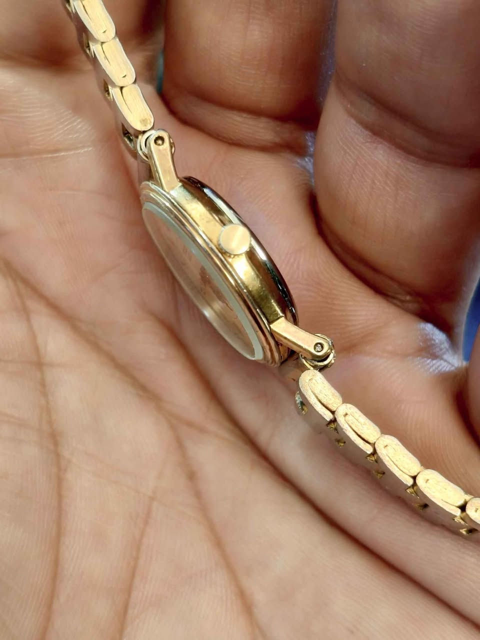 ساعه يد نسائيه عتيقة نادرة جدا من SEIKO 
كوارتز تعمل بدقة
لمزيد من التفاصيل و الصور و الاستعلام 
برجاء التواصل انبوكس الشيخ زايد, الجيزة


**إذا كنت صاحب هذا الإعلان وتريد حذفه لأي سبب، رجاءا أرسل رسالة إلى الدعم الفني**