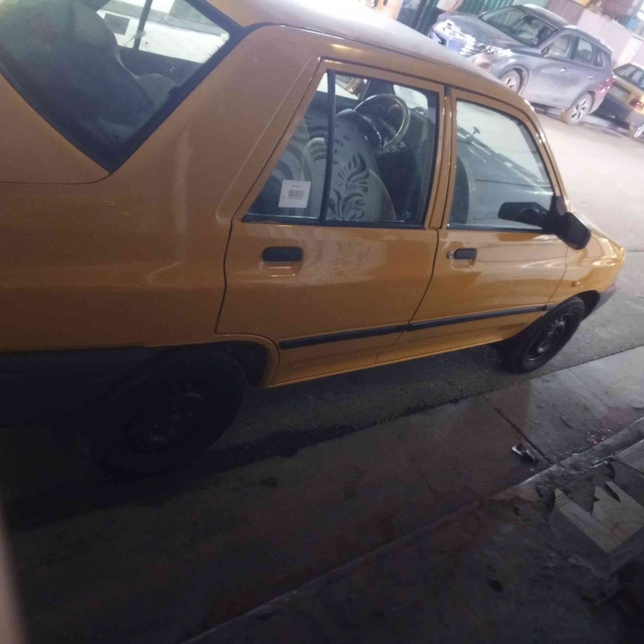 السلام عليكم سايبا18 رقم انكليزي باسمي مصفره غرامات
تبريد 🥶
تدفئه 
تخم تاير 5 تأيرات جديد 
تخم بوربرين من ميخة
صدر جديد سياره طوبه
شاشه كامره دواره
مدوشمه خياط يم الاضواء 
مكفوله كير مكينه ضربه صبغ تبديل ما عده تكحيل بسيط وبارد صغير 
الرقم ***********
بي واتساب اتصل وبل خدمه
