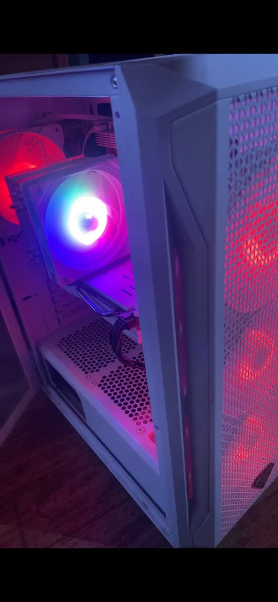 سلام عليكم PC GAMING
مواصفات
 RX 580 8GB 
بمساحة الثمانيه وفئة ال80 من انفيديا  فئة متوسطة ممتاز 
INTEL E5 2680V4
يوازي Intel Core i5-10400F أو Ryzen 5 3600/4500 في المهام الفردية، بينما يتفوق عليها في المهام متعددة الأنوية 
Ram 16 DDR4 

M.2 NVME 256GB
النوع الاسرع من الذاكرة 
Power 550w

Caes gaming 4 fan RGB
تبدل الالوان RGB من زر في الكيس

الملحقات 

حساب ستيم ¶ 
Gta V
Ranch sim
Mafia 2

يدة EasySMX X05، 
تدعم أوضاع اتصال متعددة تشمل اللاسلكي بتردد 2.4G، والبلوتوث، والاتصال السلكي عبر USB Type-C.

يدة اكس بوكس 360  -واير 

ماوس 
كيبورد 
ماوس باد 

السعر # 510 الف دينار عراقي  و بي مجال 👍


**إذا كنت صاحب هذا الإعلان وتريد حذفه لأي سبب، رجاءا أرسل رسالة إلى الدعم الفني**