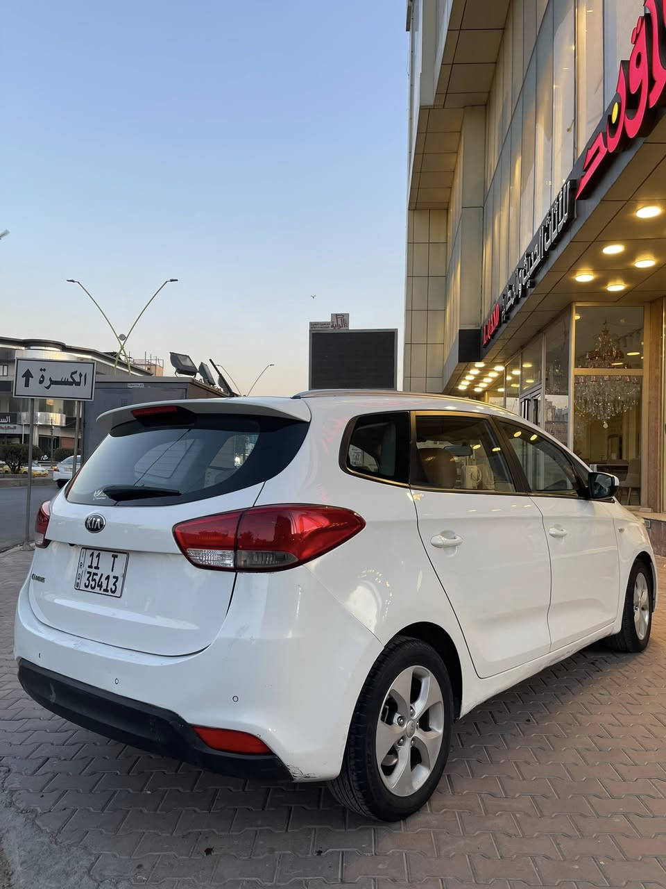سلام عليكم كيا كارنز ٢٠١٤ خليجي مكينه ٢٠٠٠ دوش ماشيه ١٣٧ سياره بيها ربع جاملغ خلفي وربع دوسه صبغ بدون ضربه مواصفات بنوراما/حساسات/تحكم ستيرن/شاشه ايباد/مكاني بغداد الاعظميه للاستفسار اتصال فقط ***********

