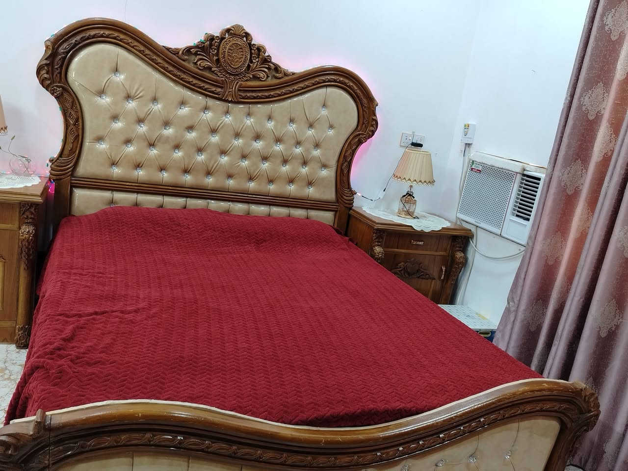 السلام عليكم عندي هاي الغرفه اخذتها بأربع ملايين مستخدمه سنه و٧ أشهر رايدتها بتلاثه ونص وبيها مجال بعدها جديده ميرادلها بس صبغ بيها عيب واحد فقط ***********
المكان بغداد
