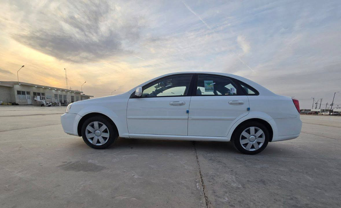 للبيع: سيارة أوبترا 2011 "نظافة الوكالة" 🚗✨
الكفالة: السيارة مكفولة كفالة عامة (من الصبغ، الضربة، ).

​الرقم: ذي قار - خصوصي، رقم مميز وهيبة (27 A 8181).

إلى كل من يدور على "المضمون"
سيارة بيت واستخدام حشيم، مو مالت كد وتعب.

 المحرك انشاط وعزم عالي.
 اللون: أبيض ثلجي نظيف جداً.
الحالة الفنية: تبريد ثلج، كير ومحرك وصدور بشرط الفحص.
تفاصيل الأوراق (جاهزة للتحويل):
 الملكية: بأسمي  

 * السنوية: مجددة  سنة 2031
السيارة جاهزة من كلشي، تدق سلف وتوكل على الله، ما تحتاج منك صرف دينار واحد.
📍 المكان: ( واسط الكوت)
💰 السعر: (84$) - وبيها مجال بسيط للشراي.
📞 للاتصال: (***********)
واتساب (***********)
