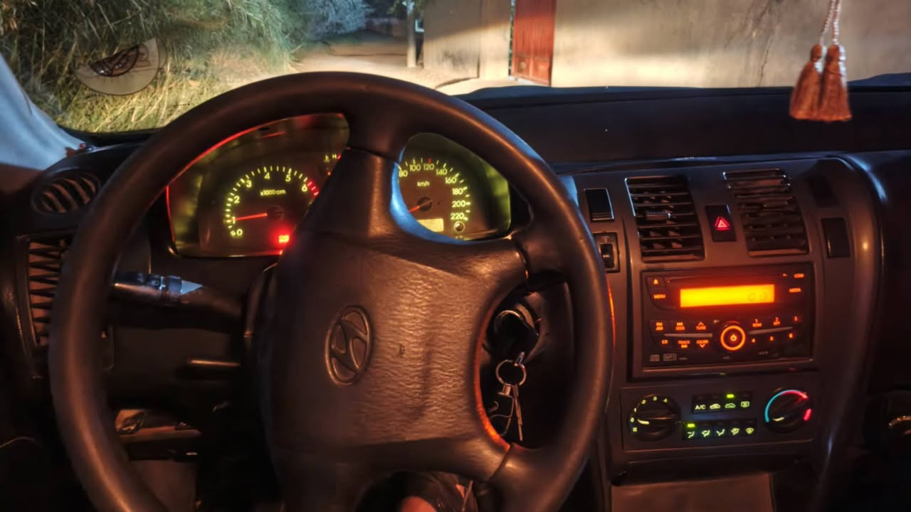 تریکان 2002 تەبرید تەدفئە بەطەی VVT گێڕ ئۆتۆماتیک یەک پارچە بۆیاخی پێوەیە سعری 70 تۆزێ مە جال  ***********
