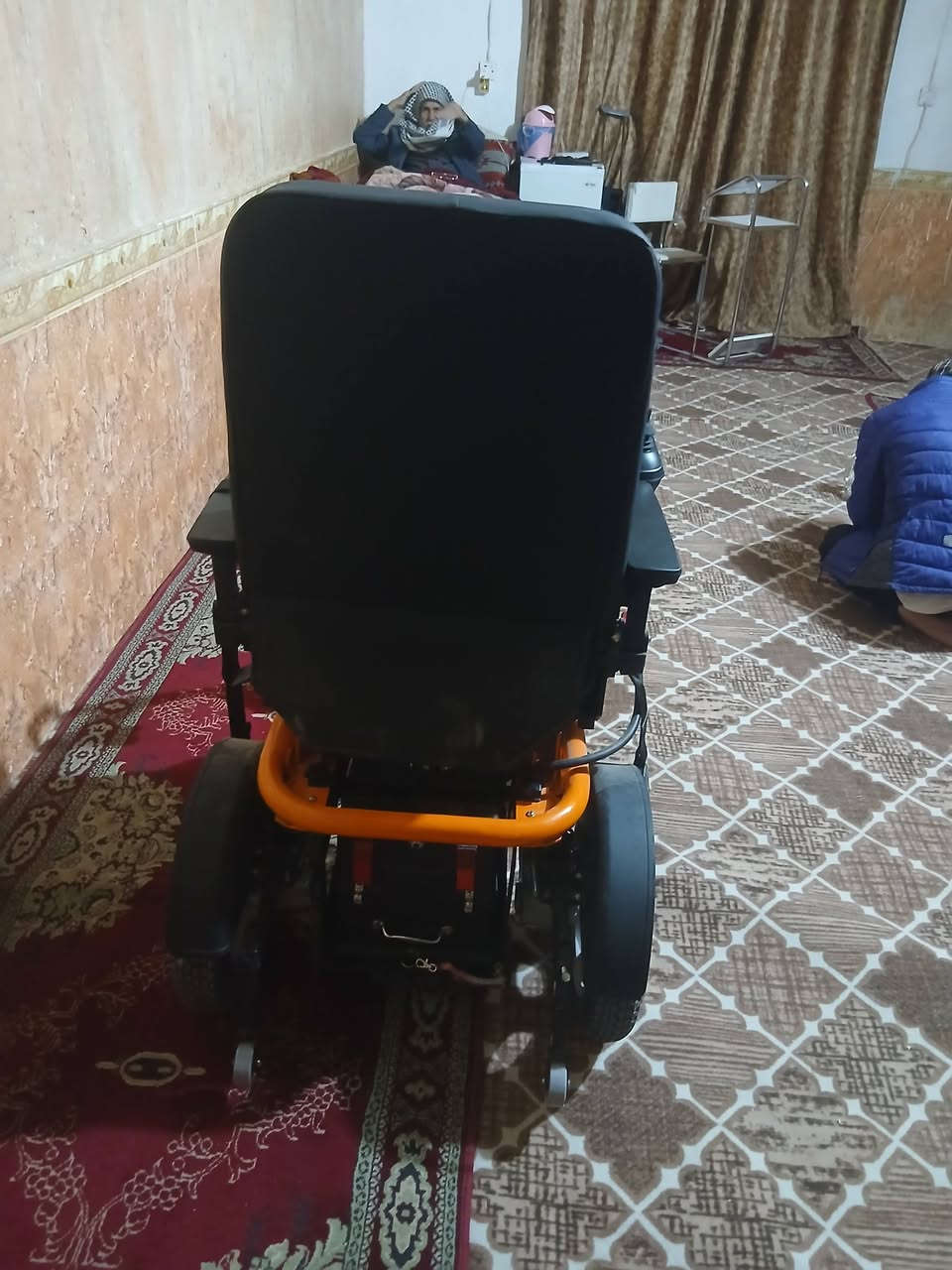 للبيع جديده مامسعمله السعر ٤٥٠ عنوان نجف للاستفسار ***********
