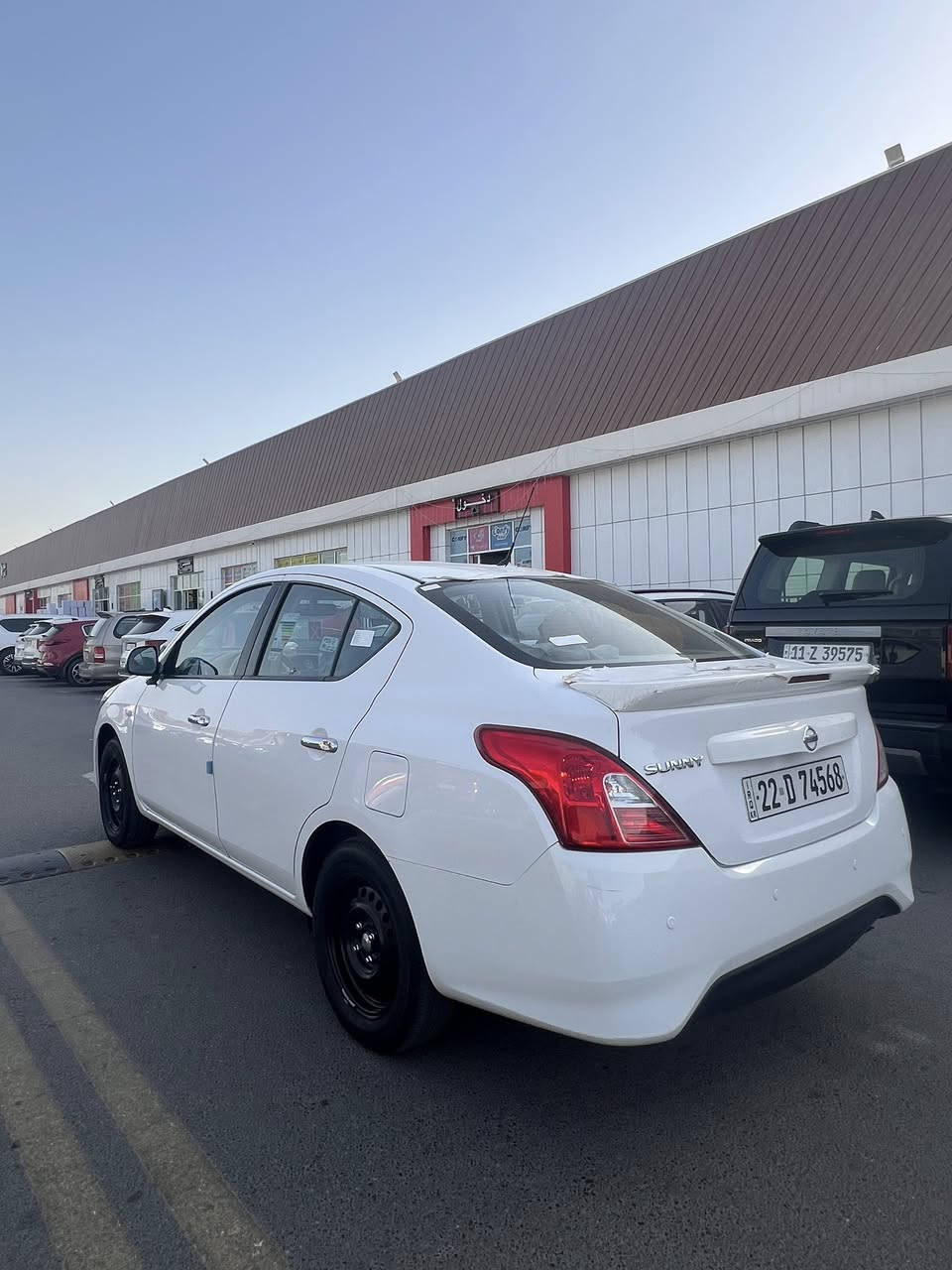 السلام عليكم نيسان صني 2022 هندي بليته زركه سياره جديده على وضع الشركه مكفوله من ضربه وصبغ ماعده بارد على كد اصبعين بخشم الجاملغ السعر 117 وبيه مجال الستفسار الرقم ***********
