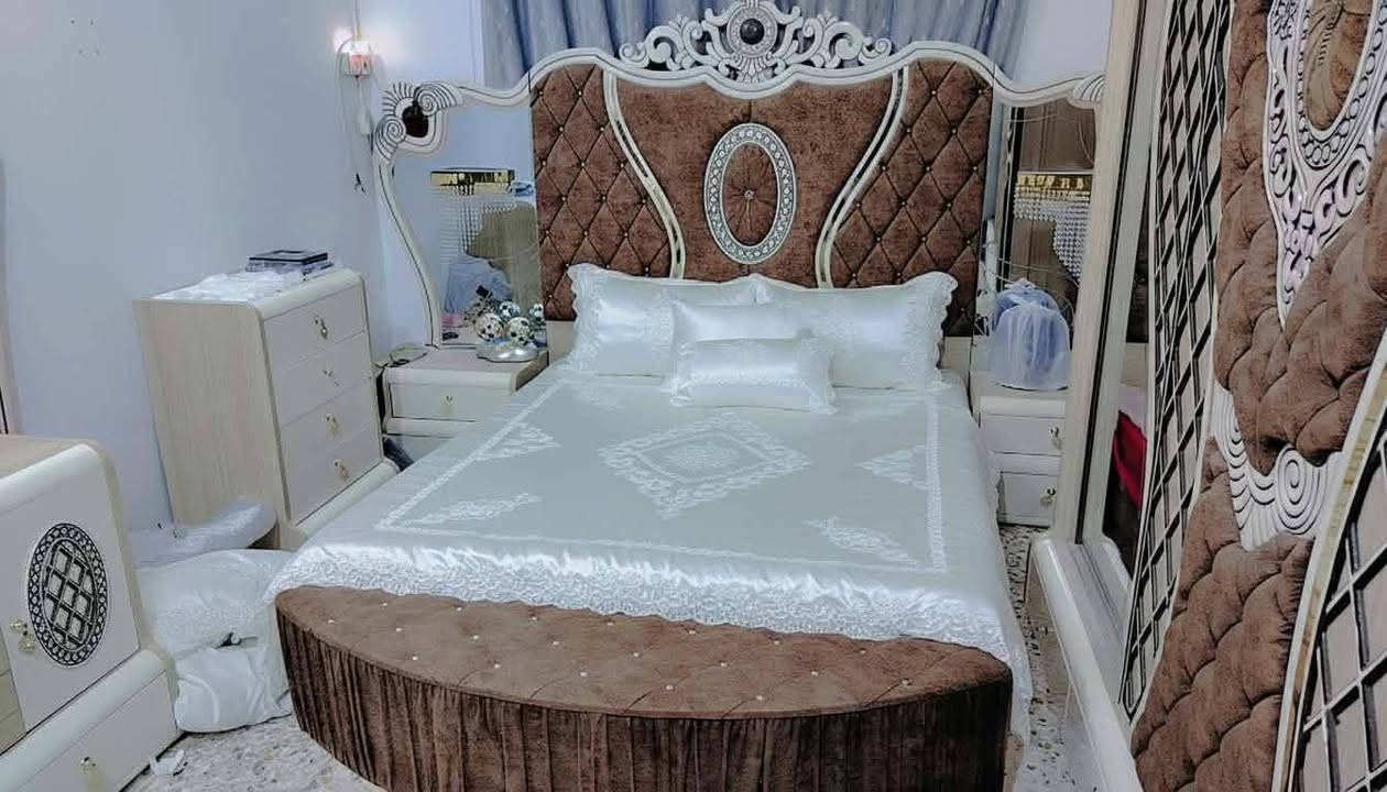 للبيع غرفه 11 قطعة ضخمه جديدة بعدها بجيسها كامله مكانها النجف السعر مليون ونص بيها مجال شراي خاص النجف, العراق


**إذا كنت صاحب هذا الإعلان وتريد حذفه لأي سبب، رجاءا أرسل رسالة إلى الدعم الفني**