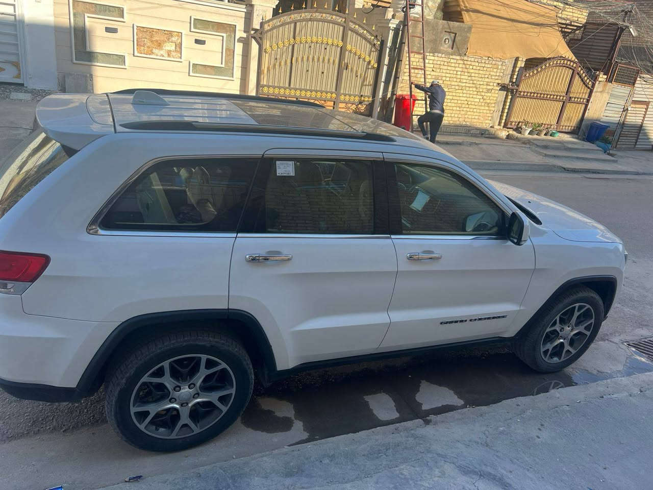 سلام عليكم جيب موديل 19 خليجي لمتدد بلاص 3 شاشات سيارة خليجية وفول مواصفات رقم بغداد انكليزي مكانهة بغداد تجي وتفحص وبيك خير ودلل سعرها 265 والسيارة جاهزة ***********
