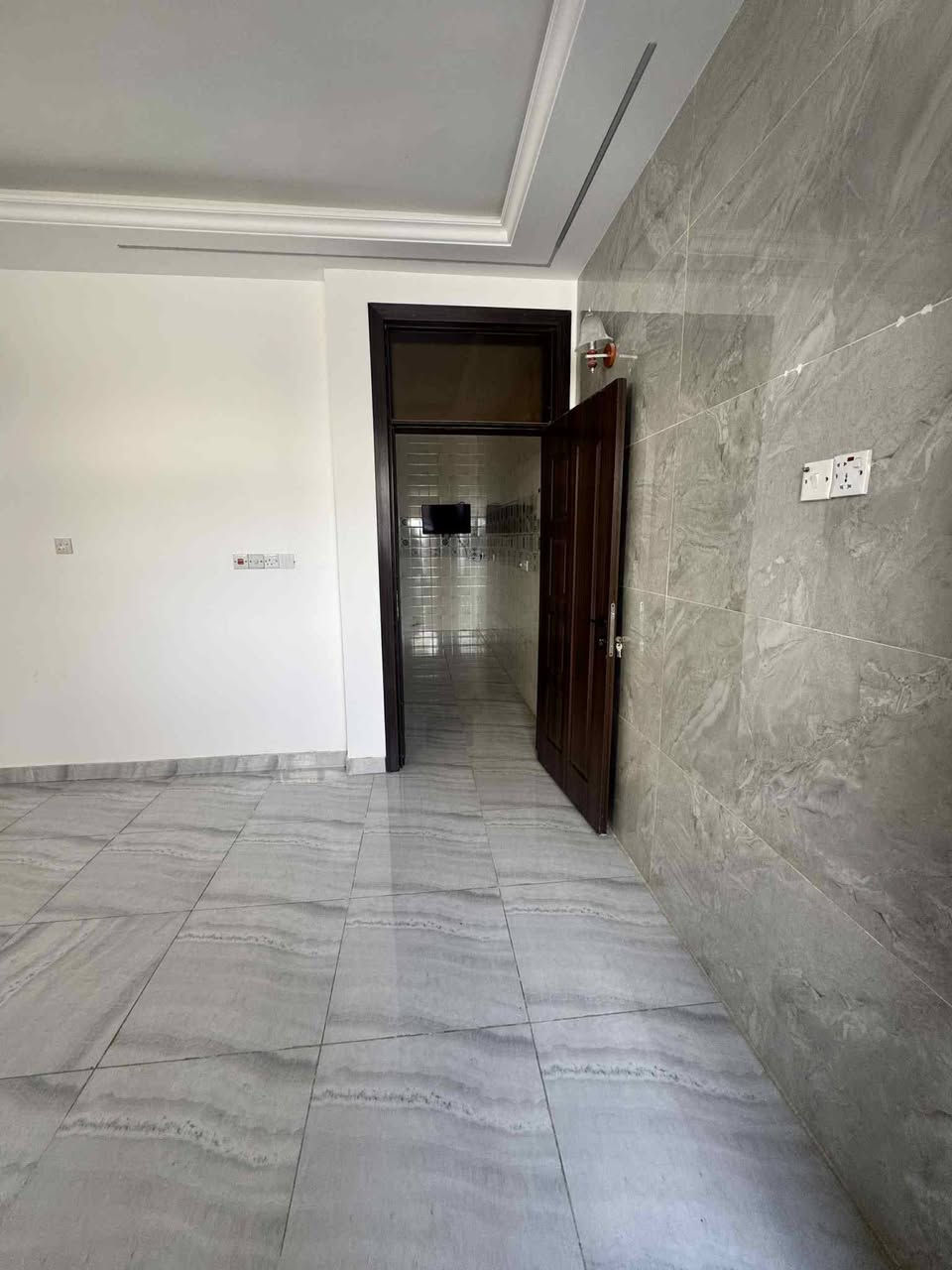 دار البيع مساحة 50متر جاهز للسكن/يحتوي على 2غرف نوم+ستقبال+مطبخ+حمام/العنوان الدورة  البعيثة مجمع السلطان/الاتصال على الرقم التالي/***********
