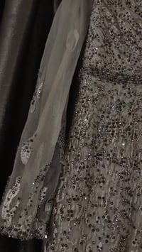 فضي • مقاس ٣٨-٤٠ • فخم