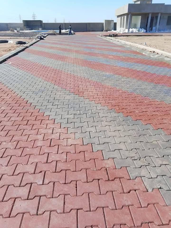 متوفر كادر عمل
نشتغل انواع الارصفه شوارع حدائق مدارس دوائر 

  ونشتغل جميع المحافضات ويوجد كرسته وعمل توصل على ارقم ***********
