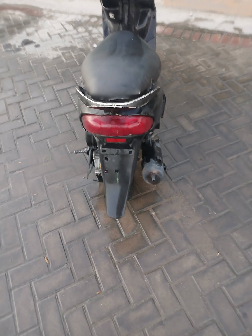 دراجه قجمه البيع شقاله كلشي مابيهه العنوان الشعب شارع السواق السعر 325 وبيهه مجال الرقم ***********
