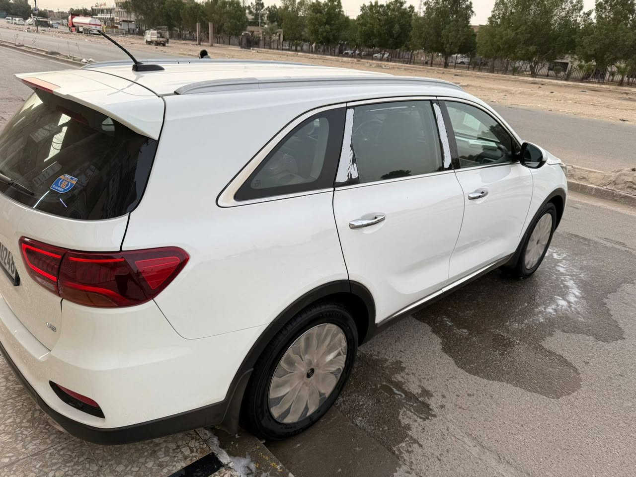 سورنتو وارد خليجي موديل 2019 شكل 20 مكفوله من الصبغ والضربه  رقم واسط دولي بسمي مواصفات بصمه تشغيل وبصمه ابواب شاشه كامرا امامي وخلفي حساسات امامي وخلفي 7 راكب 3 قطع تبريد مري شفط اشاير بالمري داخل بيجي تحكم ستيرن ويل كب كروم يدات نيكل محرك 6  سلندر محرك وگير مكفولات السعر 243 مكاني بغداد ***********
