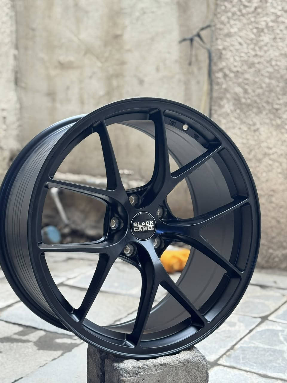 السلام عليكم 
تخم ويل حجم 19 توسايز 
FlowForm 

يرهم بي ام حديث مارسدس اودي 
جديد غير مستخدم

مكاني بغداد شارع فلسطين
عدي توصيل لكل المحافظات
***********
***********
