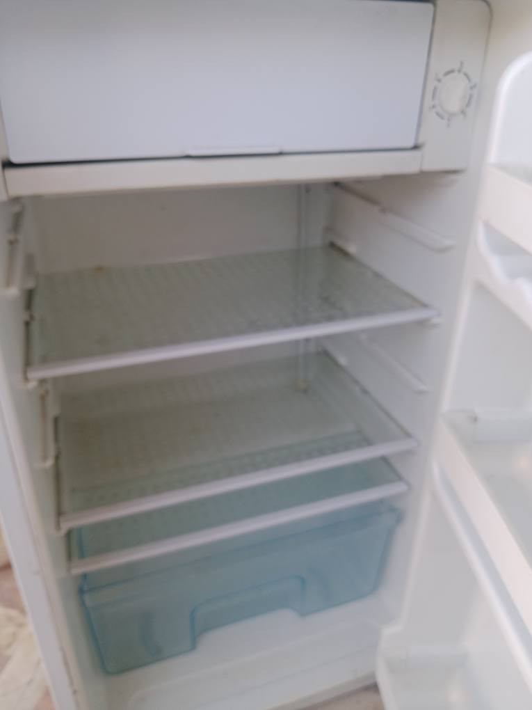 السلام عليكم ثلاجة صغيرة 5قدم شغاله للبيع 70 الف حله *********** حلة, بابل
