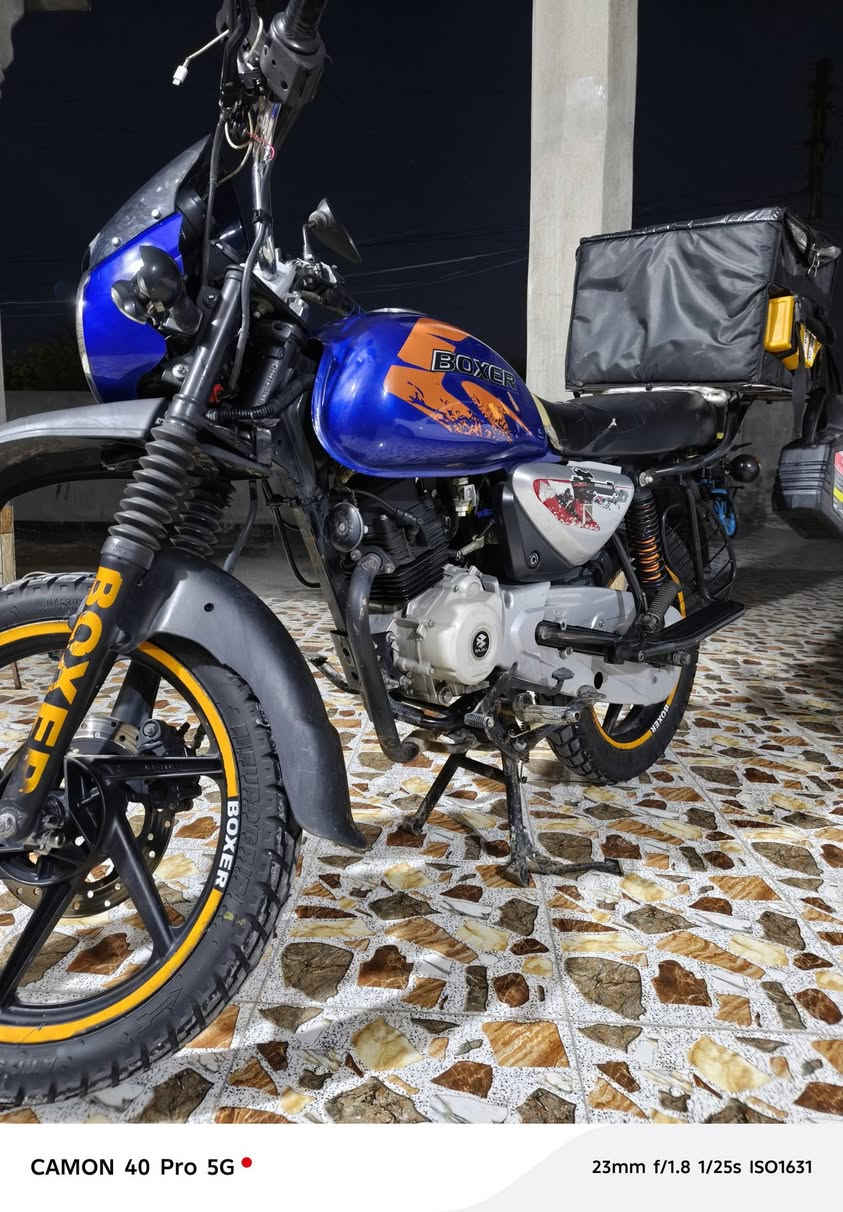 بوكسر جبلي 
موديل 22 اوراقها كامله كمرك مدفوع. بس اتروح اترقم 
دراجه كامله مابيها كل نقس. 
السعر ..1600وبيها مجال. 
مكاني جزيره البذياب. 
للاستفسار اكثر. ***********.
