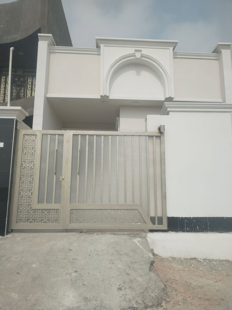 مشتمل للايجار طابق واحد فلوجه حي الشهداء علا حديقة مشتمل جديد بعد ما مسكون بدل الإيجار 250 الاتصال *********** ***********
