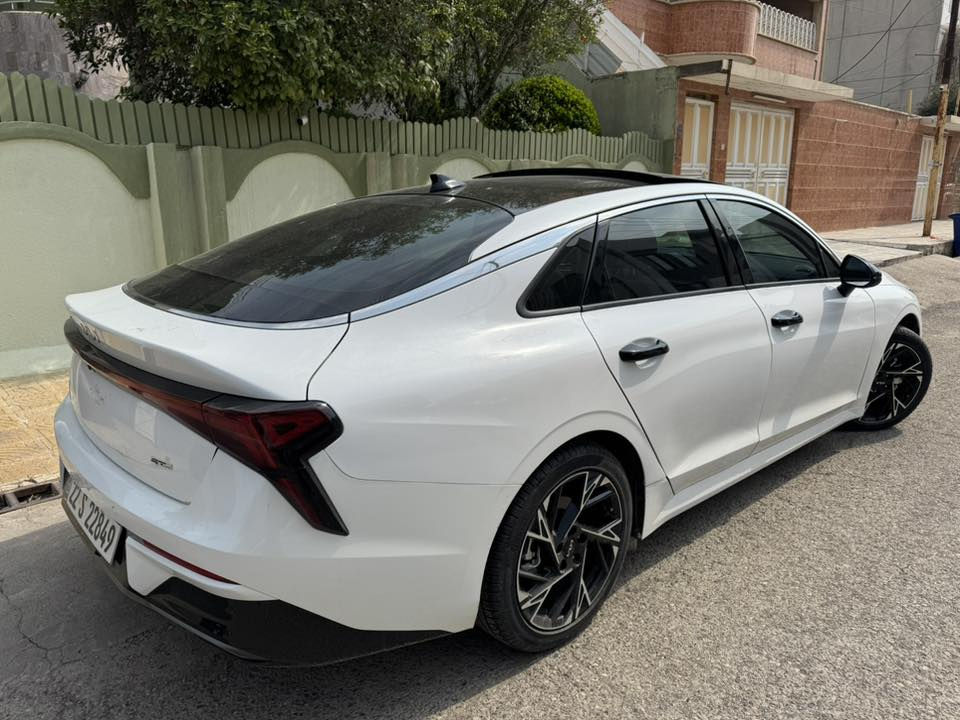 كي فايف موديل 25 السياره مرقم اربيل باسمي حادثها باب النفر وشبر باب الورا سياره فول 1/1 ماشي 7 الاف مكانها موصل بيع ومراوس حسب القناعه 
سعرها 235 وبي مجال 
***********
