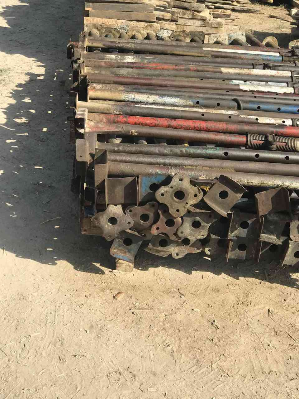 جكات للبيع العدد 144       /4متر حاضن +عجمان سن خشن وزن ثقيل       مكان حله  ‏‪***********‬‏
