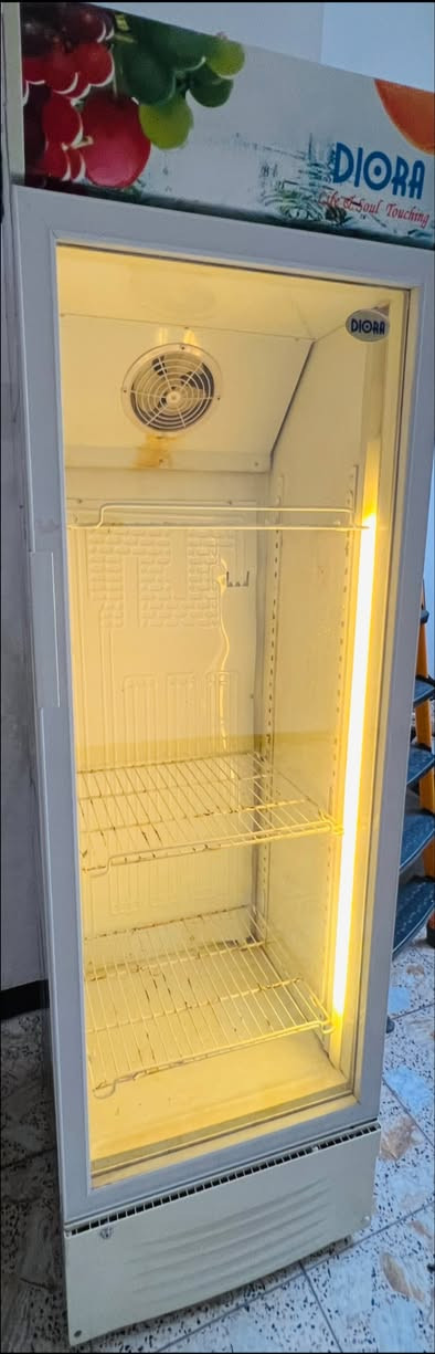 عارضة مشروبات غازيه او براد ورد مستخدم ١٢ قدم المكان بغداد سعر ١٧٥ وبي مجال للشراي على هذا الرقم ***********
