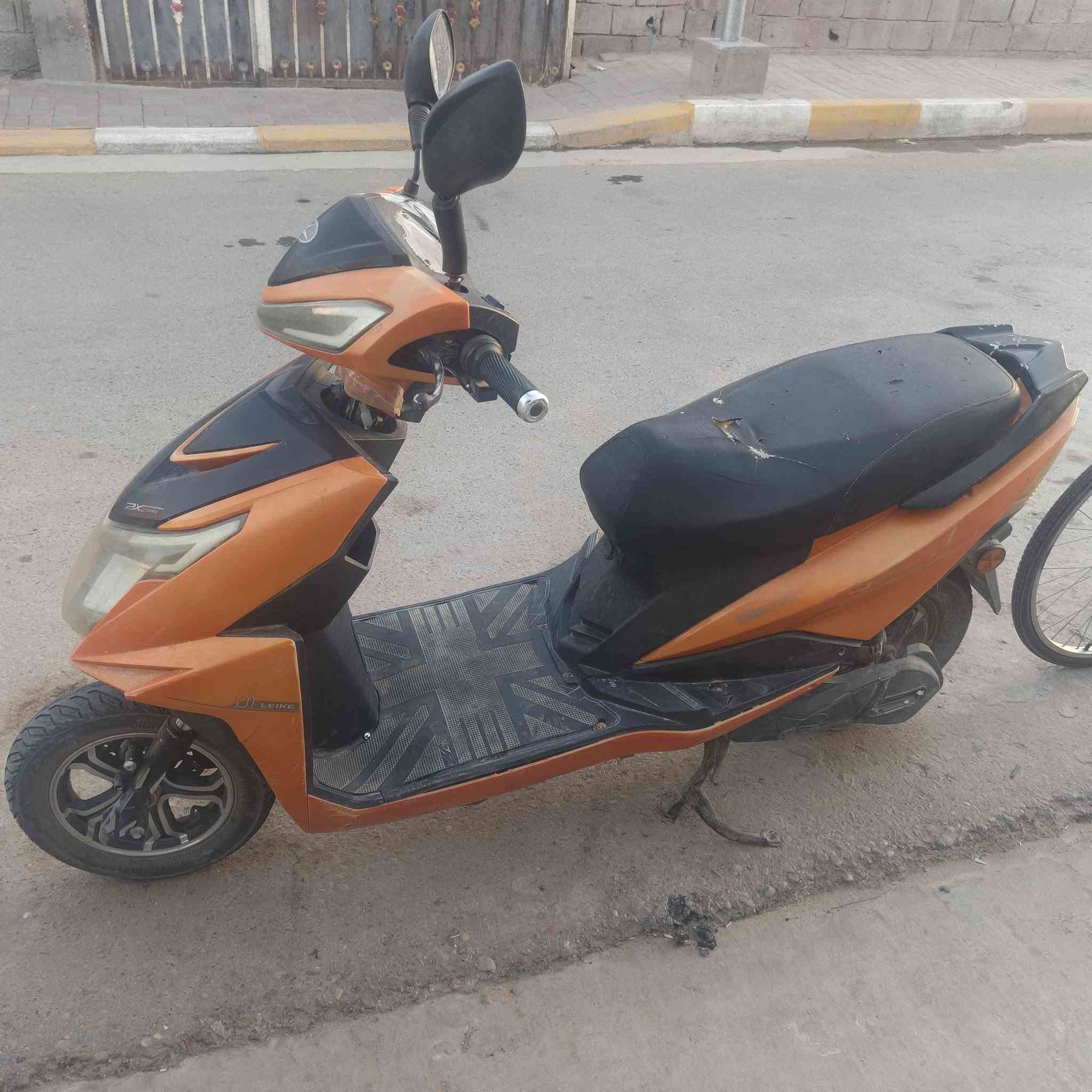 للبيع دراجه شحن 5بطاريات شغال كهربائياته شغاله كوم حديد السعر 175 وبي مجال المكان التيميم الرقم ***********وتحياتي
