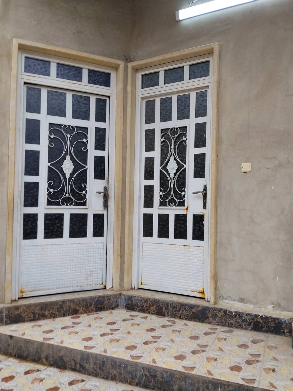 بيت للايجار العنوان  بيسان قرب الثروة الحيوانية (قريب على الشارع العام ) بناء حديث يحتوي على 4 غرف واستقبال ومطبخ 
للاستفسار الاتصال على الرقم ***********  او مراسلة الرقم على الواتساب
