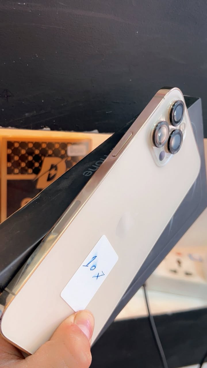 السلام عليكم
ايفون 📲12 برو ماكس
لون ذهبي  مميز 
بطاريه🔋85 
ذاكره 256 
نموذج M 
شخط واحد ما بي اخو الجديد 
مكفول كفاله عامه من فتح وتصليح
كامل ملحقات
السعر/ 480 الف وبي مجال حك جيه
العنوان / بغداد الدوره شارع الصحه 
شراي اتصل / ***********
