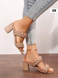 احذيه • شي ان