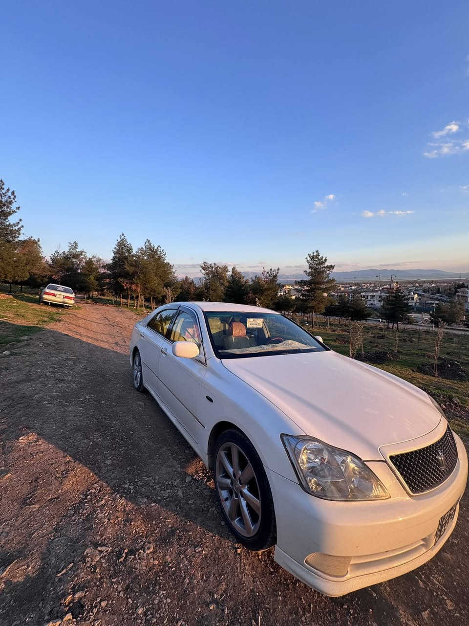 به‌ ناوی خوا 
شاهینه‌ ٢٠٠٥ به‌سمه‌ ره‌ش 
گێر و مه‌كینه‌ گه‌وره‌ ١٨٢ بێ دوكه‌ل 
بێ بۆیاغه‌ سه‌یاره‌كه‌ 
 كامل مه‌سره‌ف كراوه‌ 
رۆنی مه‌كینه‌و هایدرۆلیكی گۆراوه‌ 
سه‌یاره‌كه‌ له‌ سه‌یسایه‌قه‌ 

ژم ***********
