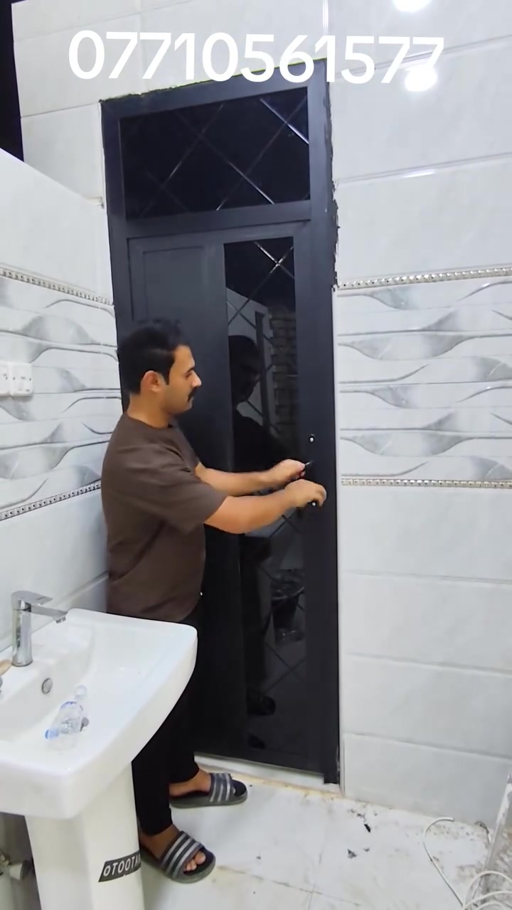 ‏🛑هادي ابو حسن لكافة عمال الامنيوم 
‏
‏◾نعمل بنظام  
‏◾النقد 
‏◾التقسيط 
‏
‏⭕🧰لعمل وفتح ونصب وصيانة كافة اعمال الامنيوم من  
‏
‏◾ابواب  🚪
‏◾شبابيك 🪟
‏◾محجرات 
‏◾قواطع مساحات  
‏◾ كاونترات بكافة انواعها وتصاميمها 
‏
‏⭕💎نتميز عن الجميع بل دقة والاحتراف في العمل والموعد 
‏
‏⭕📍العنوان المعمل حي الحسين قرب علوة الرمل 
‏
‏⭕للتواصل ‪***********‬📞
‏
‏⭕يمكنكم مشاهدة اعمالنا على صفحة الفيس بك فقط اضغط على الرابط التالي https://www.facebook.com/share/1EEoUVcmwG/
‏
