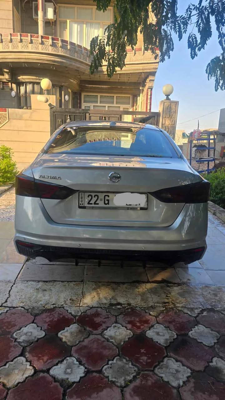 سلام عليكم نيسان التيما موديل 2022 مواصفات SV رقم اربيل باسمي شرط تحويل فقط بيع بدون مراوس اربع قطع بيها صبغ حوض شويه لازم للاستفسار اتصل عل رقم 
السعر 125 وبي مجال بسيط 
*********** المقدادية, ديالى

