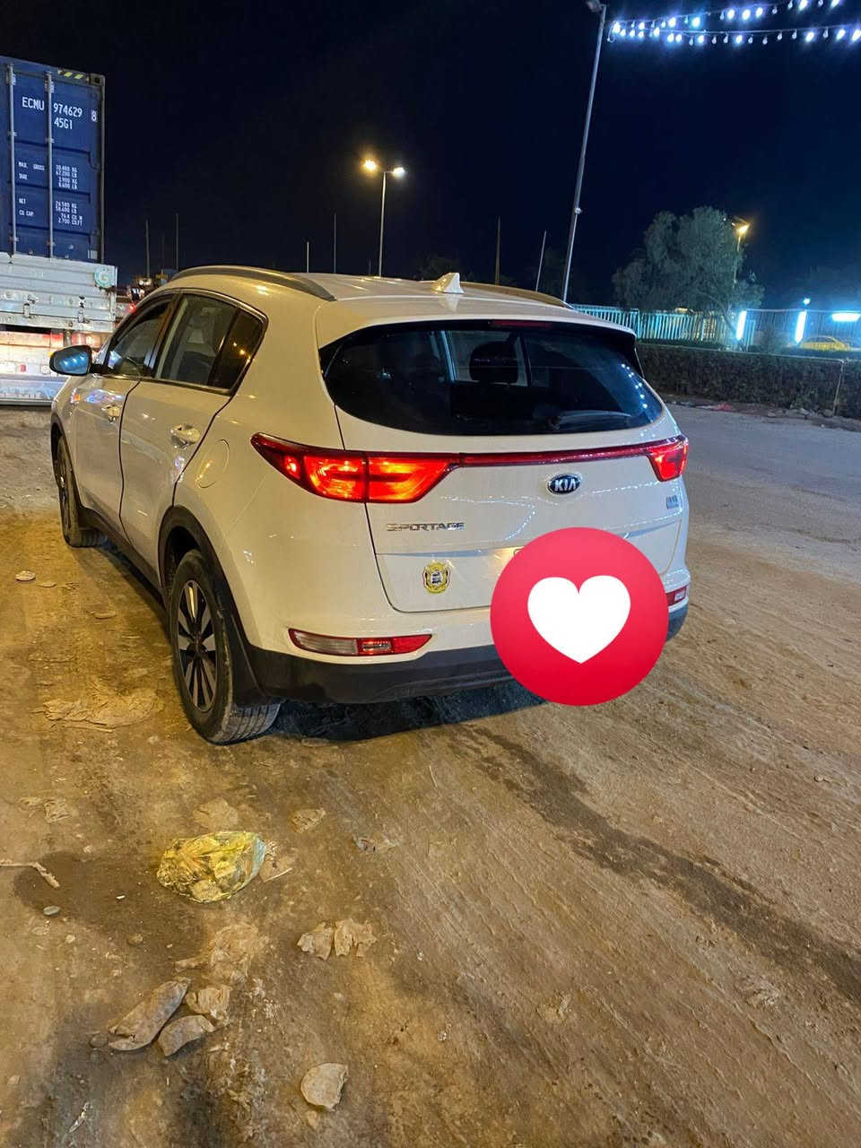 سلام عليكم
كيا سبورتج 2017
وراد امريكي 
تخم تاير حداديه
لد نهاري 
شاشه 
تحكم سترين كامره خلفيه
الاستفسار الاتصال ***********
