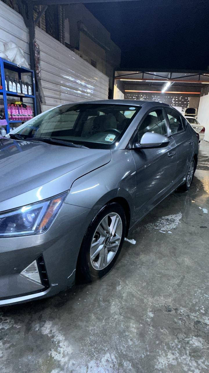 سلام عليكم النتره موديل 19 ماشيه  85  حقيق   حادث كلاش خفيف فول مواصفات ماعده فاتحه مكينة 2000كير أي اتي مكينه كير تبريد صدر كله مكفول راقمي *********** مكاني بغداد بجم كبس سياره باسمي تحول ثاني يوام أو وكاله اني حاضر سعر 130 وبيها مجال قليل جداً
