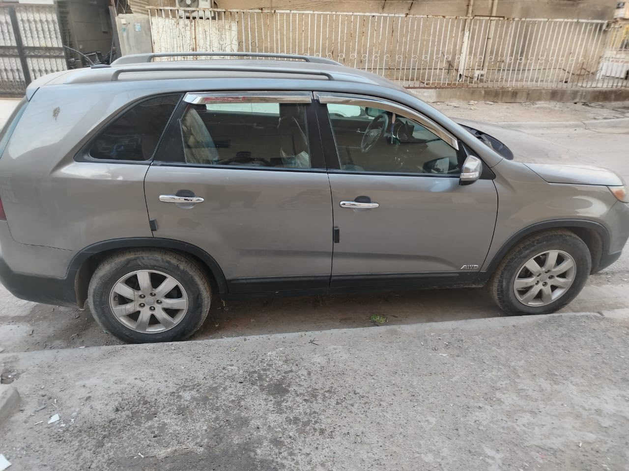 السلام عليكم سيارة سورنتو موديل 2013 وارد امريكي حادث غرق 15بالمية السيارة لا ضربة لا صبغ السعر المطلوب 120$ وبيه مجال حك الجية
الرقم ***********
