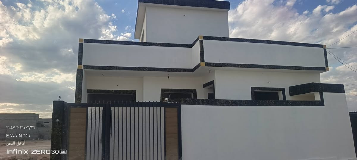 سلام عليكم 
دار للبيع 
المساحه 120متر ركن يبعد من الشارع الرئيسي 100متر
العنوان كوباني 
السعر 35
***********
