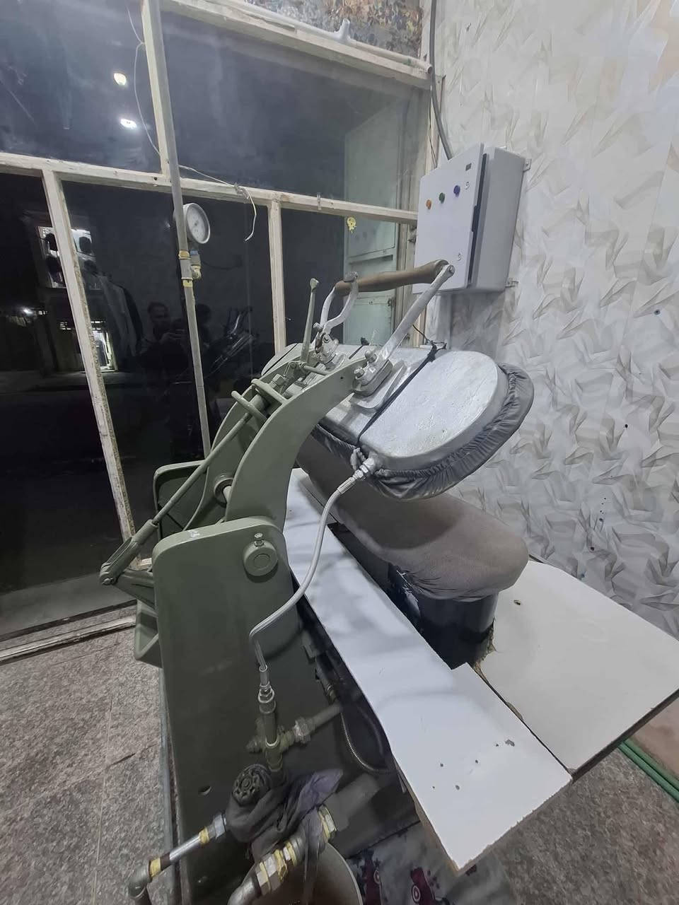 للبيع
بريس مع بويلر غازي كهربائي

للتواصل ***********
